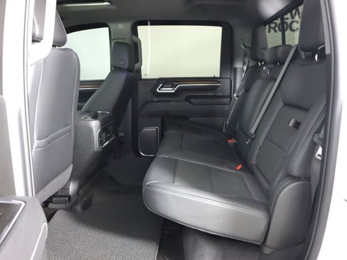 Used 2025 GMC Sierra 3500 Denali image 28
