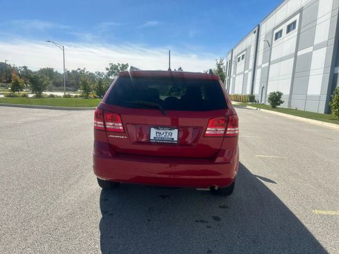 Used 2018 Dodge Journey SE image 4