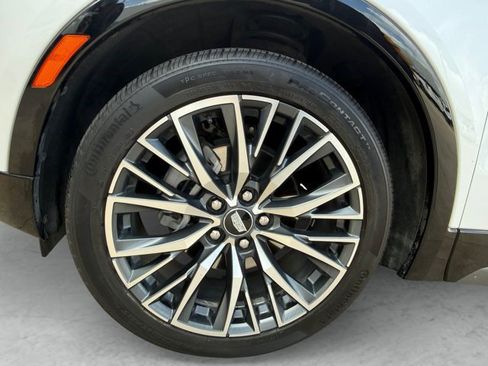 Certified 2024 Cadillac XT4 Sport FWD image 24