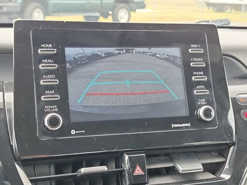 Used 2022 Toyota Camry SE FWD image 16
