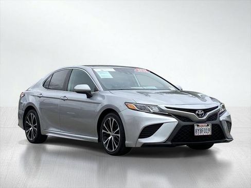 Certified 2020 Toyota Camry SE FWD image 12
