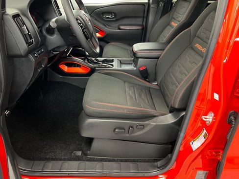 Certified 2025 Nissan Frontier PRO-4X image 17