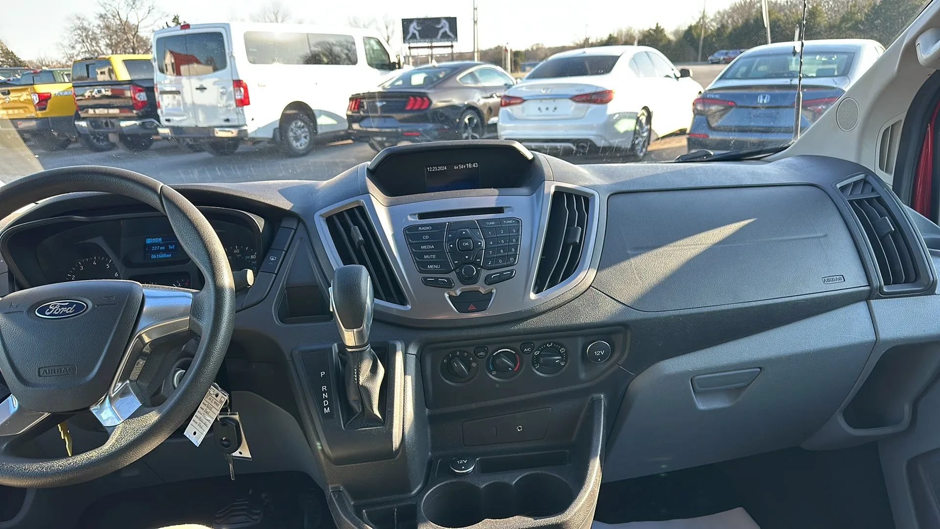 Used 2015 Ford Transit 350 XLT RWD image 21