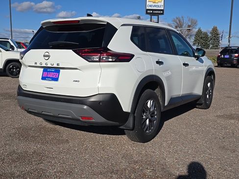 Used 2023 Nissan Rogue S image 7