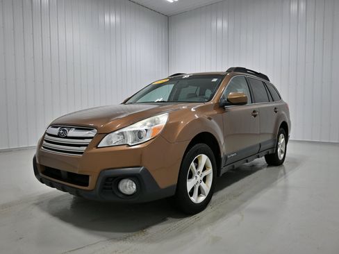 Used 2013 Subaru Outback 2.5i Limited AWD/4WD image 20