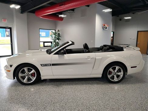 Used 2008 Ford Mustang GT Premium RWD image 4