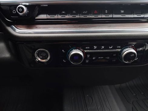 Used 2024 GMC Sierra 1500 SLT image 5