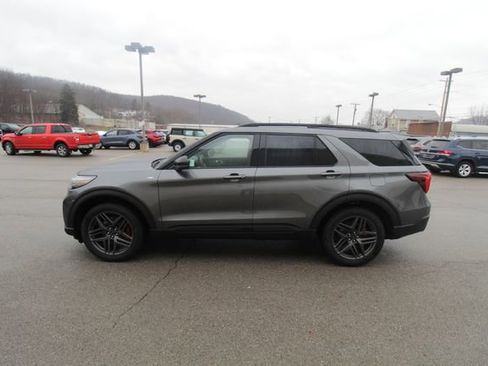 New 2026 Ford Explorer ST-Line w/ ST-Line Street Pack image 9