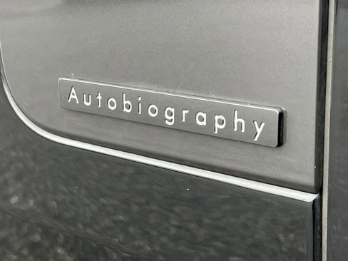 Used 2025 Land Rover Range Rover Autobiography image 28