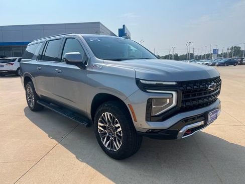 Certified 2025 Chevrolet Suburban Z71 AWD/4WD image 7