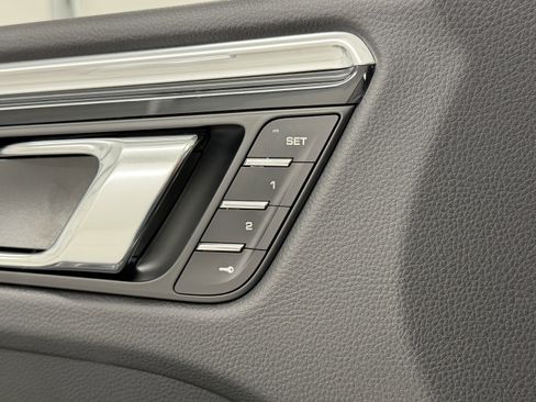 Certified 2026 Porsche Macan AWD/4WD image 29