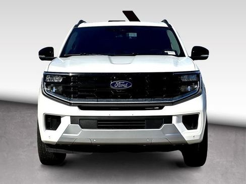 Used 2025 Ford Expedition Platinum w/ Driver's Package image 3