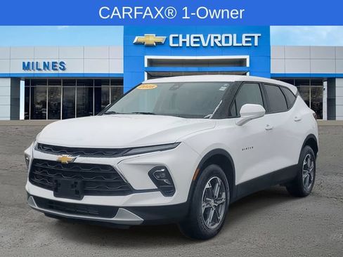 Used 2025 Chevrolet Blazer LT AWD/4WD image 2