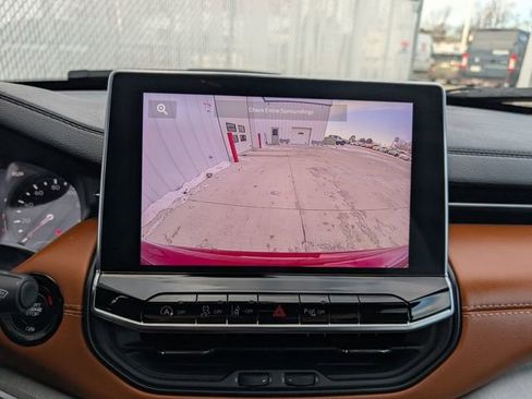 Used 2024 Jeep Compass Limited image 19