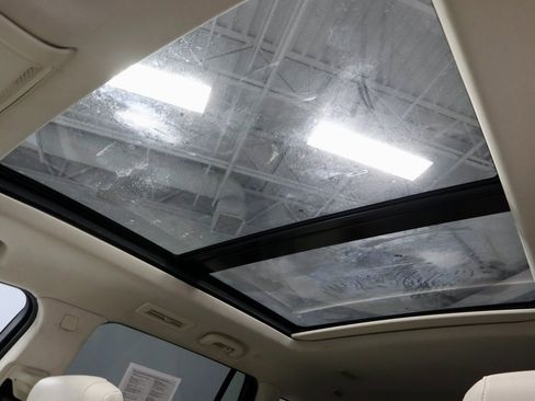 Used 2023 Cadillac XT6 Premium Luxury w/ Technology Package image 28