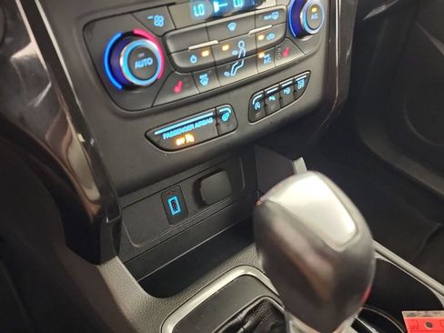 Used 2017 Ford Escape Titanium w/ Equipment Group 301A FWD image 17