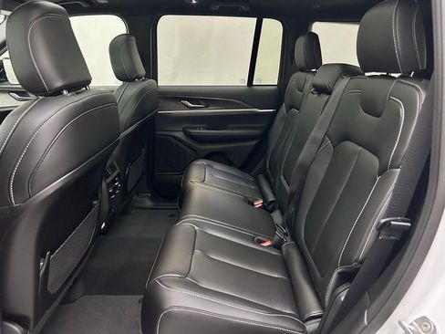 New 2025 Jeep Grand Cherokee Limited AWD/4WD image 14
