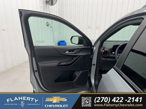 Used 2025 Chevrolet Equinox RS w/ Safety and Technology Package FWD image 8