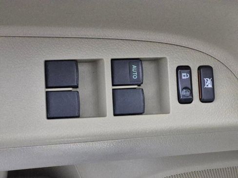 Used 2013 Toyota Highlander FWD image 14