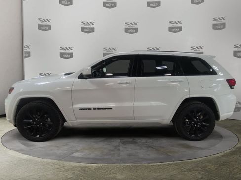Used 2021 Jeep Grand Cherokee Laredo X AWD/4WD image 2