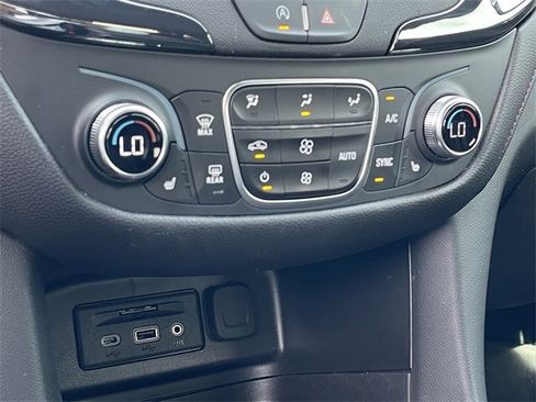 Used 2024 Chevrolet Equinox RS w/ RS Leather Package image 19