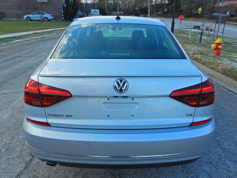 Used 2017 Volkswagen Passat 1.8T SEL Premium image 9