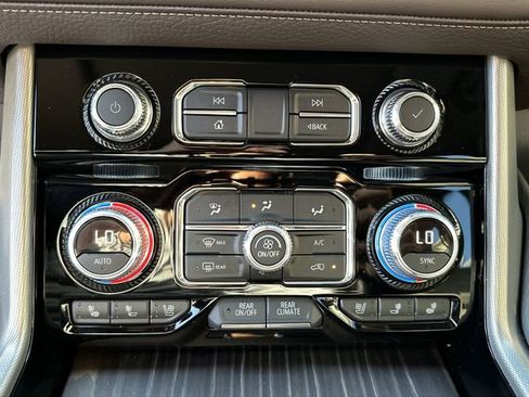 Certified 2022 GMC Yukon Denali image 25