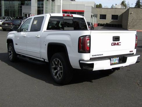 Used 2018 GMC Sierra 1500 SLT image 3