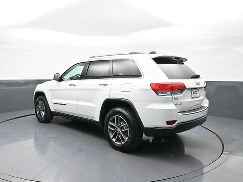 Used 2018 Jeep Grand Cherokee Limited AWD/4WD image 8