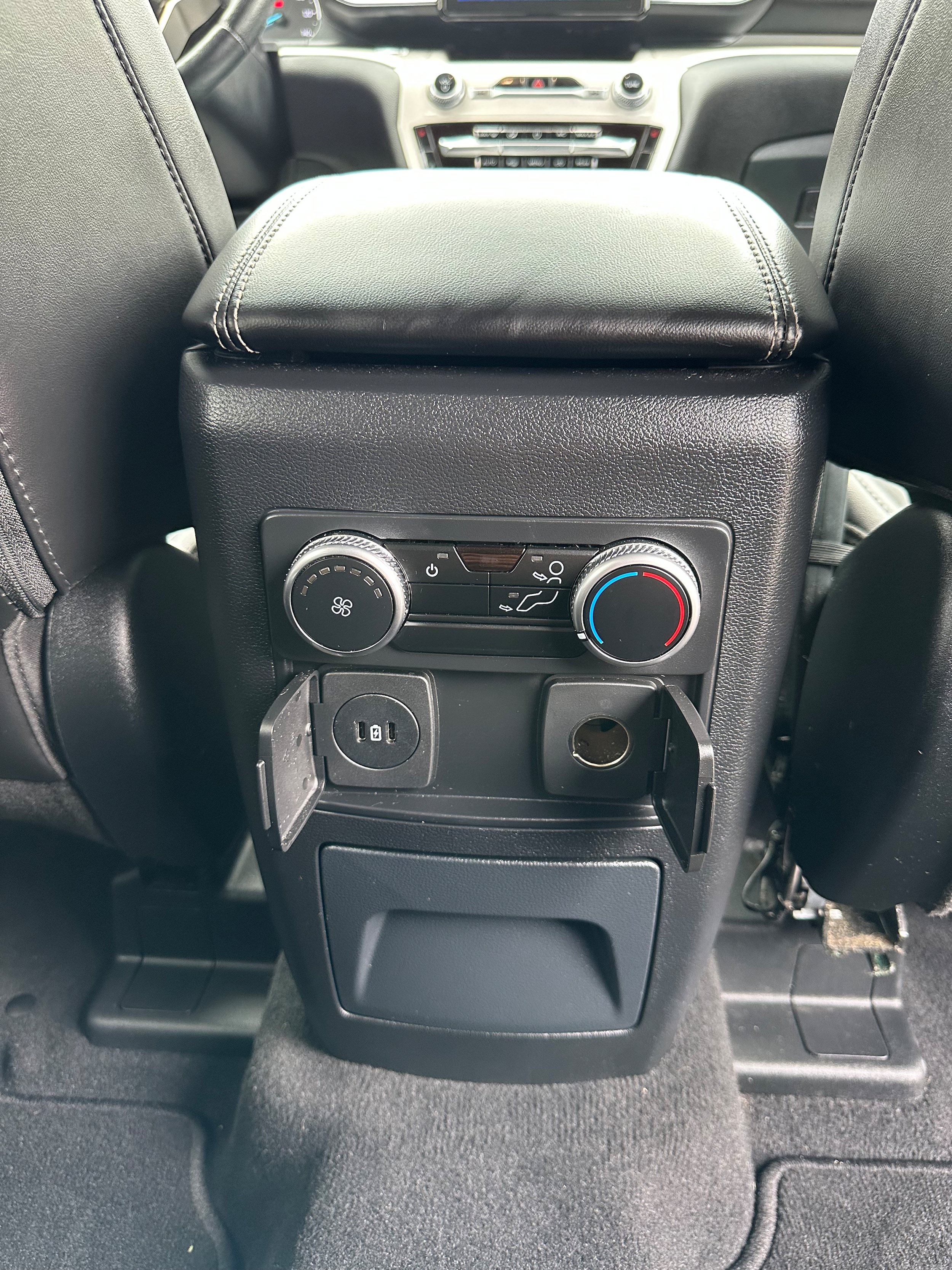 Used 2023 Ford Explorer XLT w/ Equipment Group 202A AWD/4WD image 21