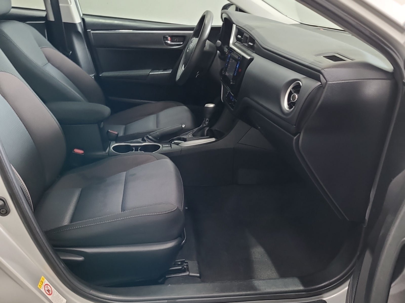 Used 2019 Toyota Corolla LE FWD image 10