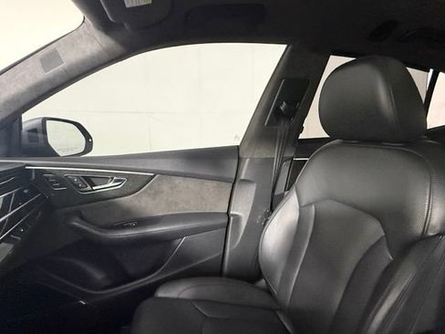 Used 2019 Audi Q8 Prestige AWD/4WD image 16