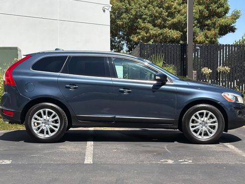 Used 2010 Volvo XC60 T6 AWD/4WD image 3