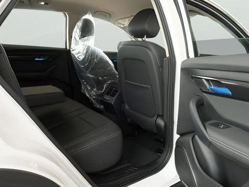 New 2025 VinFast VF 8 Eco AWD/4WD image 17