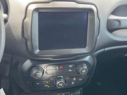 Used 2023 Jeep Renegade Trailhawk AWD/4WD image 21