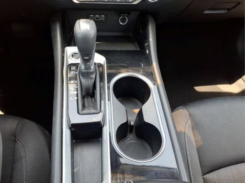Used 2024 Nissan Altima 2.5 SV FWD image 13