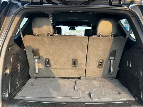 Used 2023 GMC Yukon SLT image 15