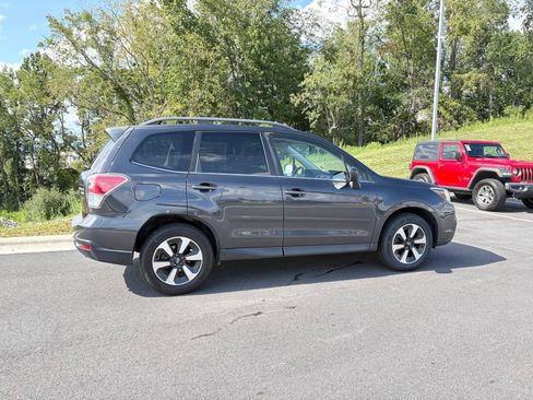 Used 2017 Subaru Forester 2.5i Limited w/ Popular Package #1 AWD/4WD image 8