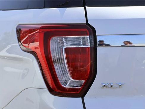 Used 2016 Ford Explorer XLT w/ Equipment Group 202A AWD/4WD image 15