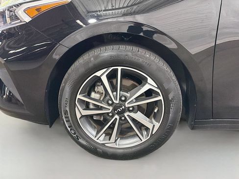 Used 2024 Kia Forte LXS FWD image 29