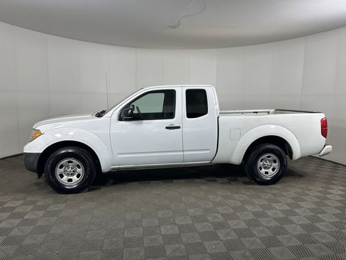 Used 2019 Nissan Frontier S image 2