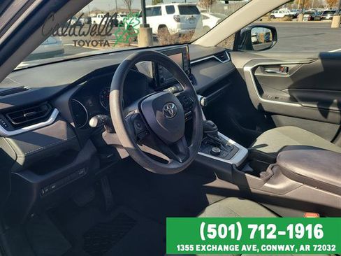 Used 2021 Toyota RAV4 XLE w/ Convenience Package image 10
