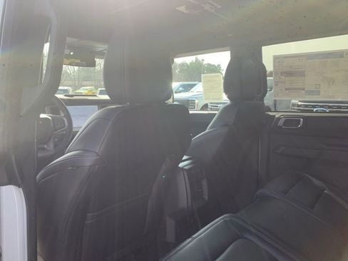 New 2026 Ford Bronco Outer Banks w/ Sasquatch Package image 19