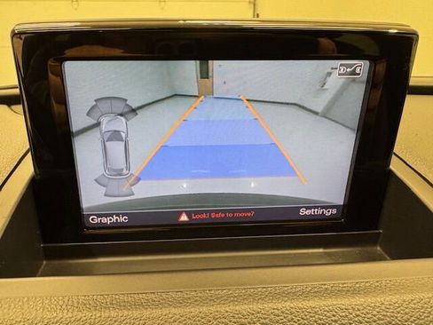 Used 2018 Audi Q3 2.0T Premium image 12