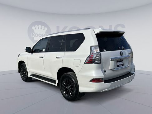 Used 2023 Lexus GX 460 Premium w/ Premium Package image 4