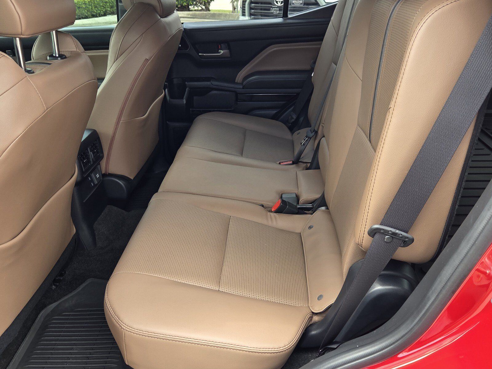 Certified 2025 Toyota 4Runner Limited AWD/4WD image 5