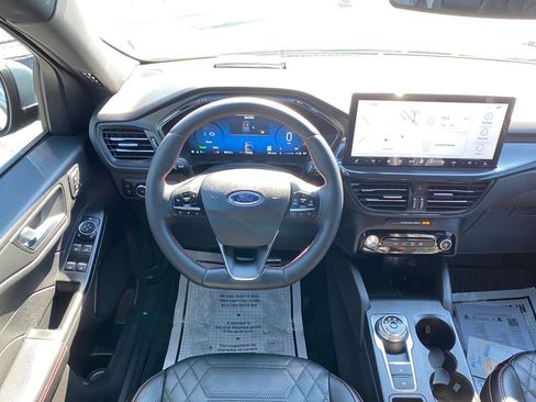 Used 2024 Ford Escape ST-Line Elite w/ Premium Technology Package image 23