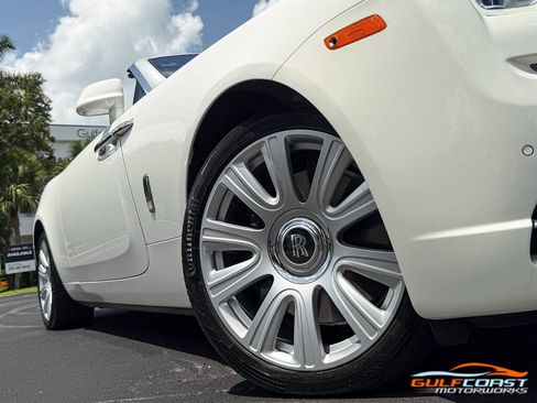 Used 2017 Rolls-Royce Dawn RWD image 74