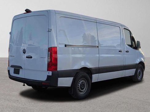 Used 2025 Mercedes-Benz Sprinter 2500 image 4