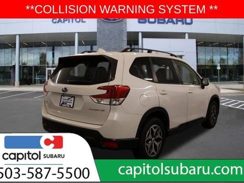 Used 2023 Subaru Forester Premium image 3